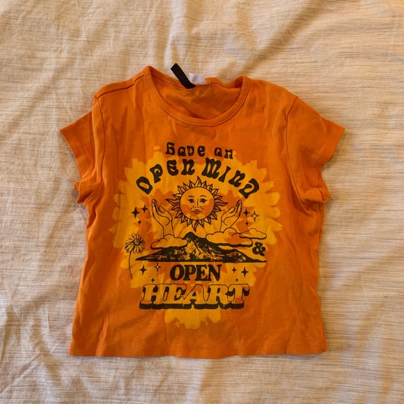 Super cute H&M baby tee, orange, fun print, flattering fit - Picture 1 of 2